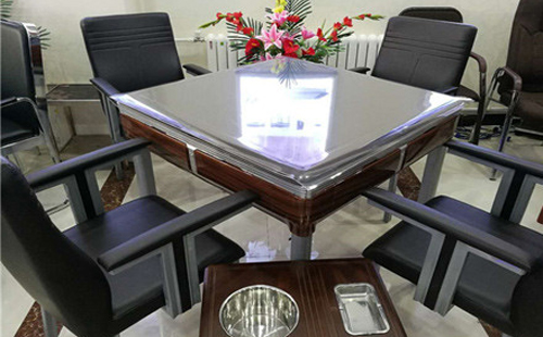 东城街道麻将桌